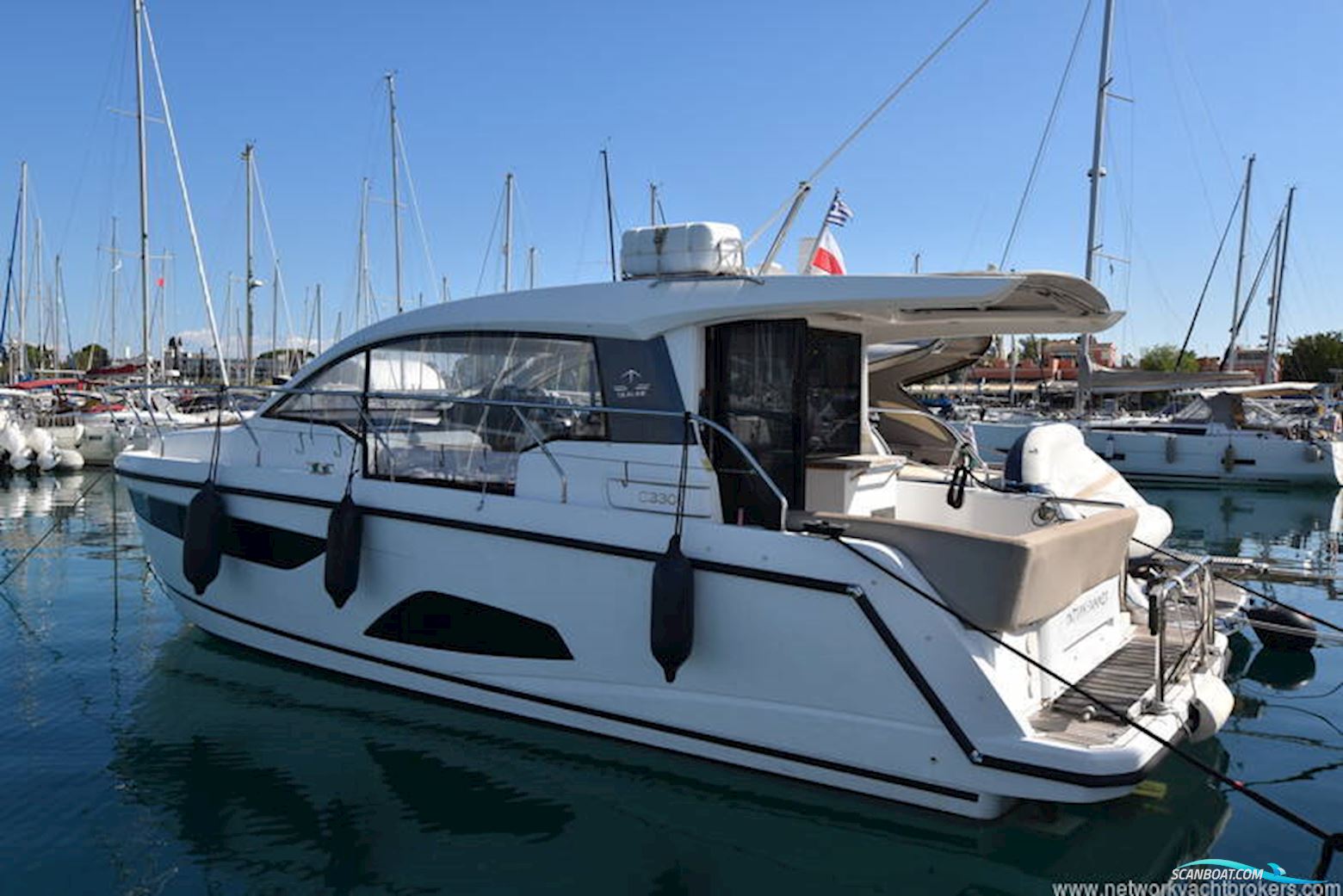 Sealine International C330