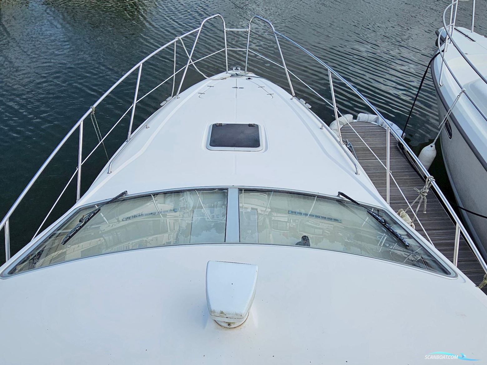 Sealine International F33