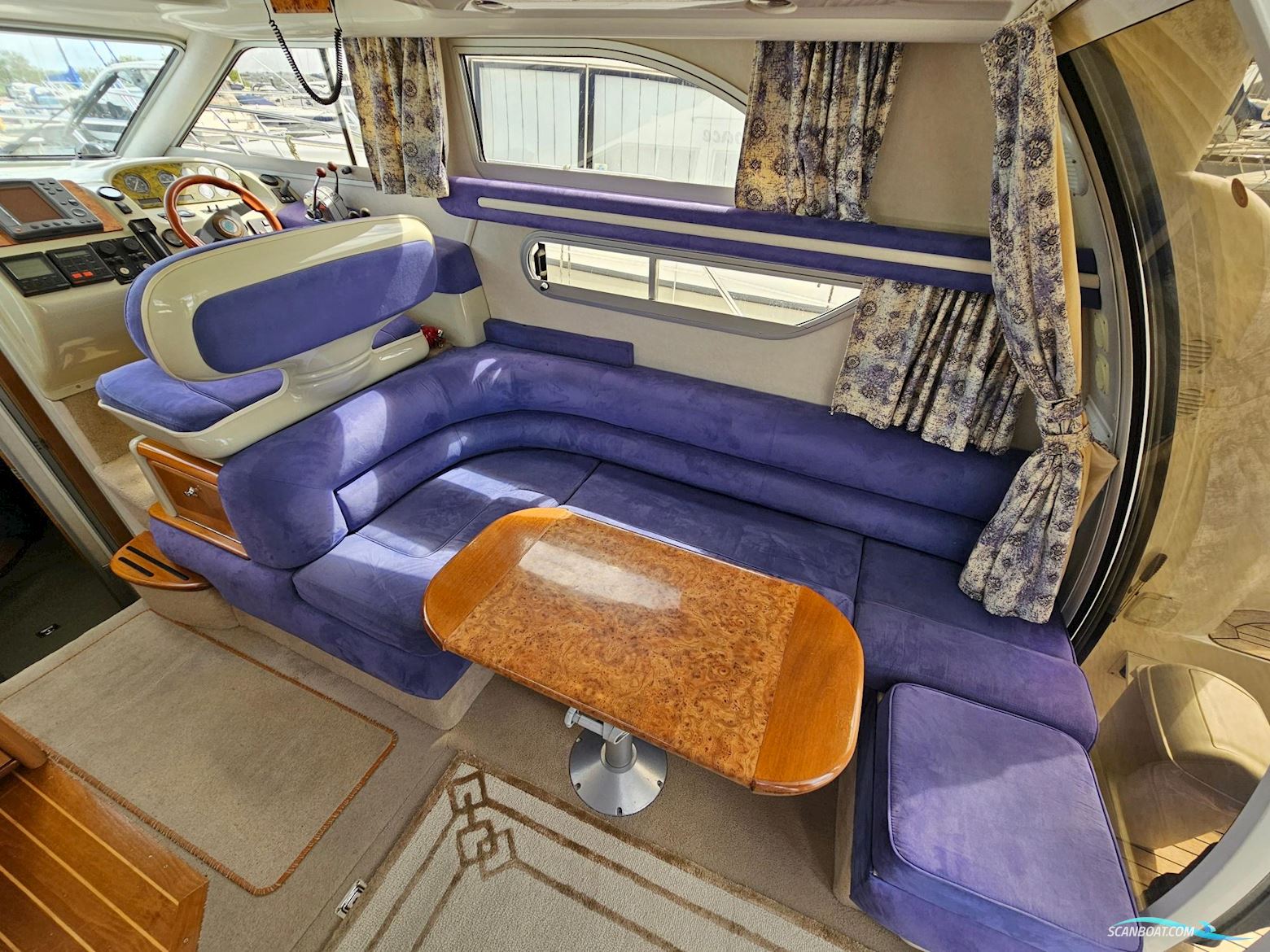 Sealine International F33