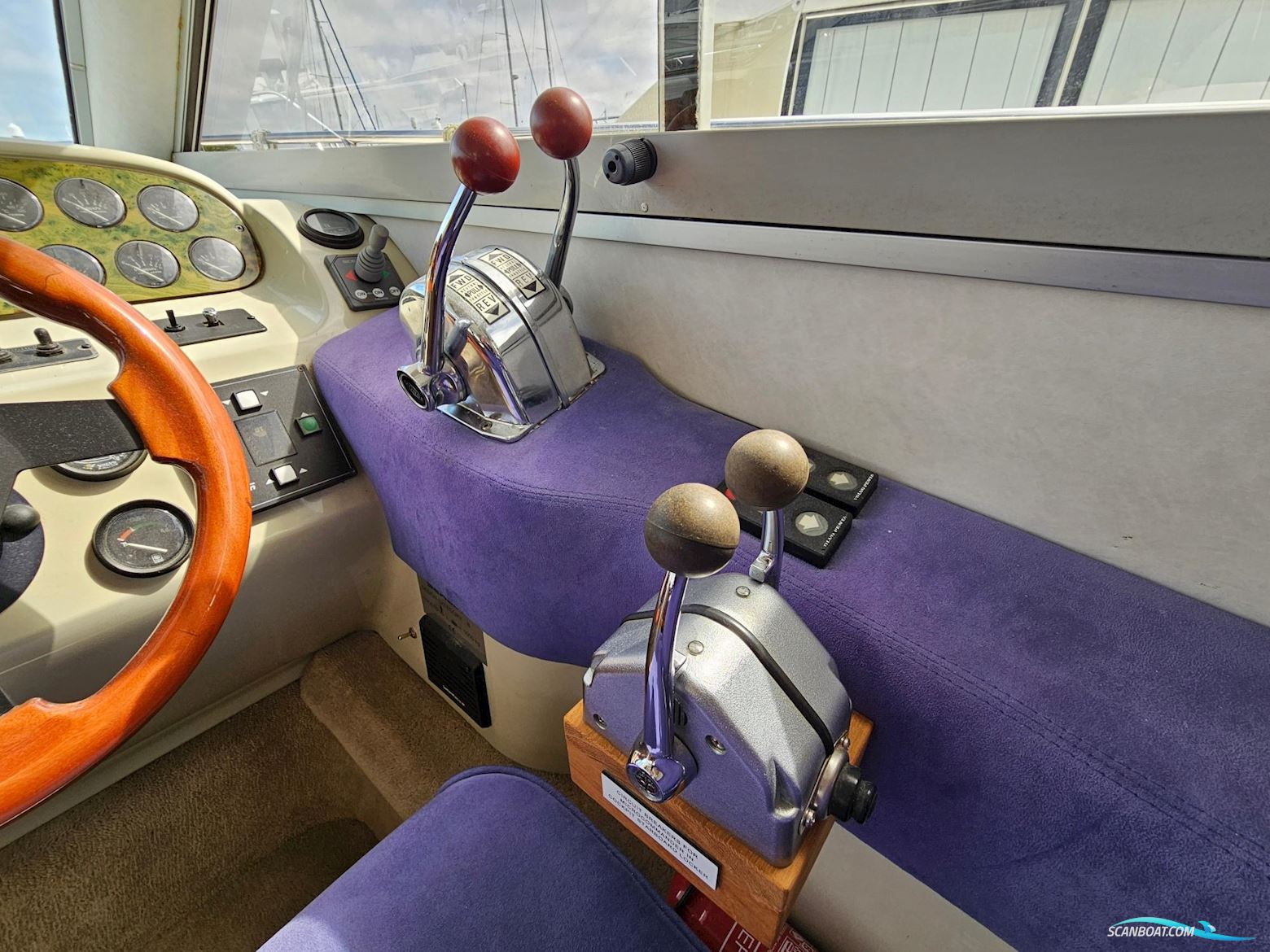 Sealine International F33