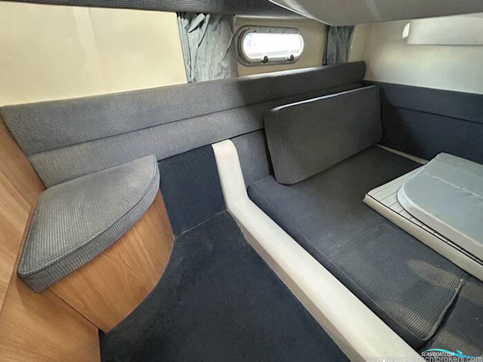 Sealine International F33