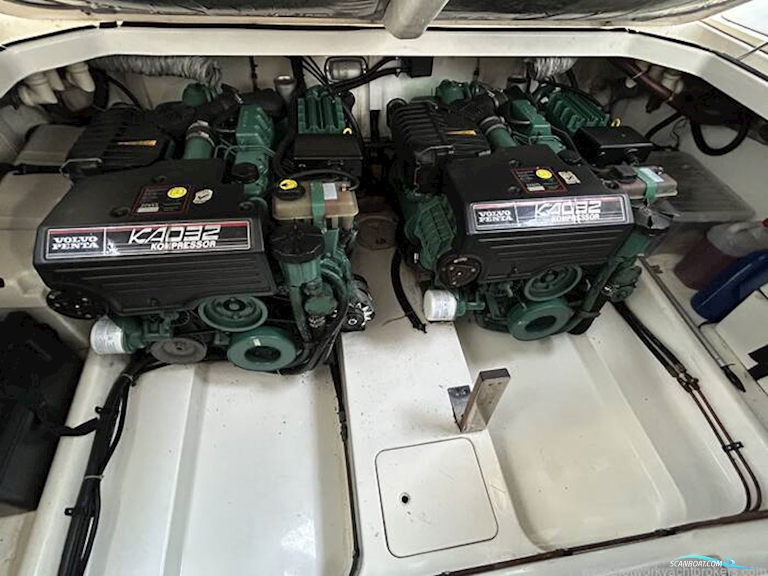 Sealine International F33