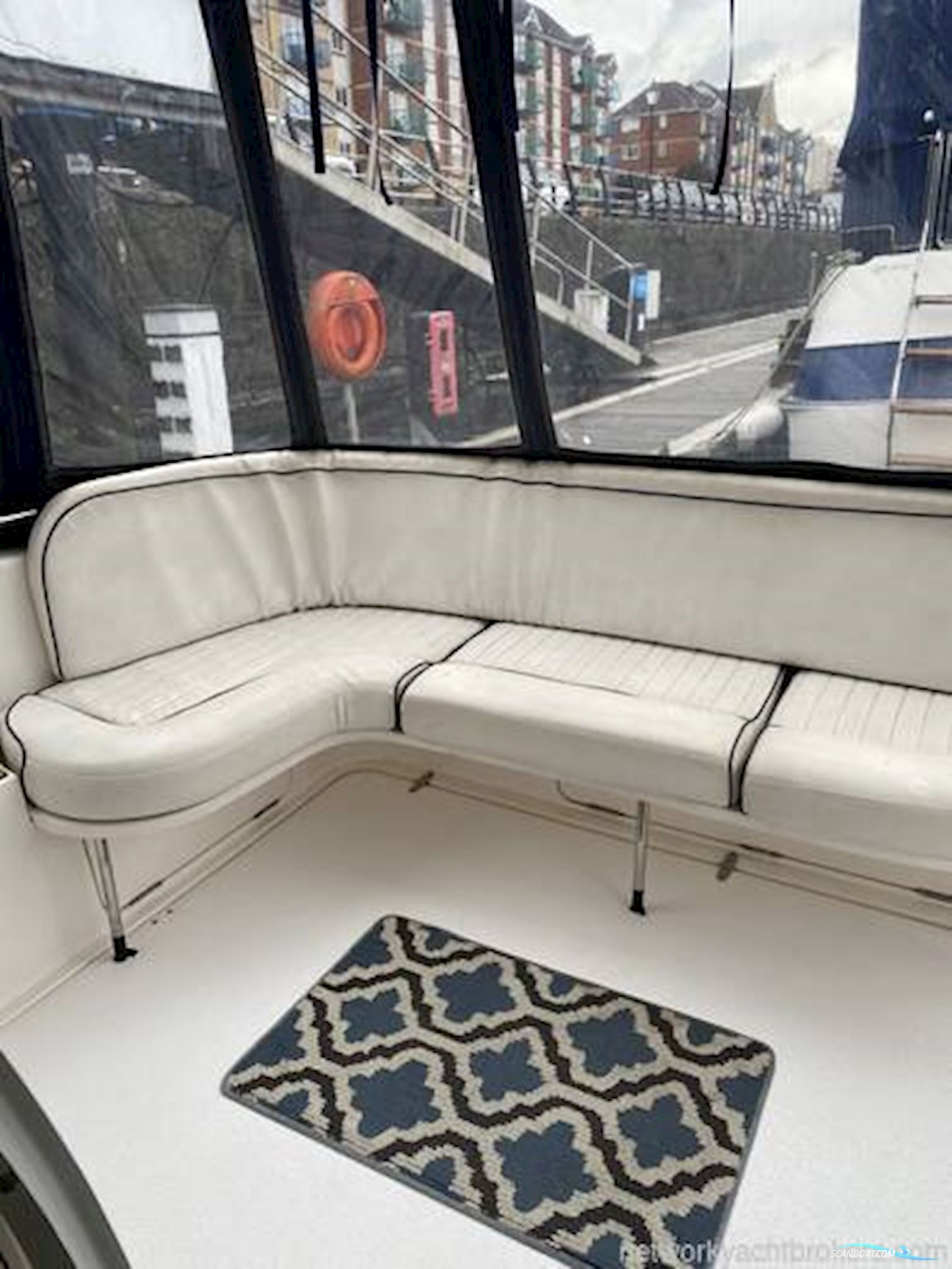 Sealine International F33