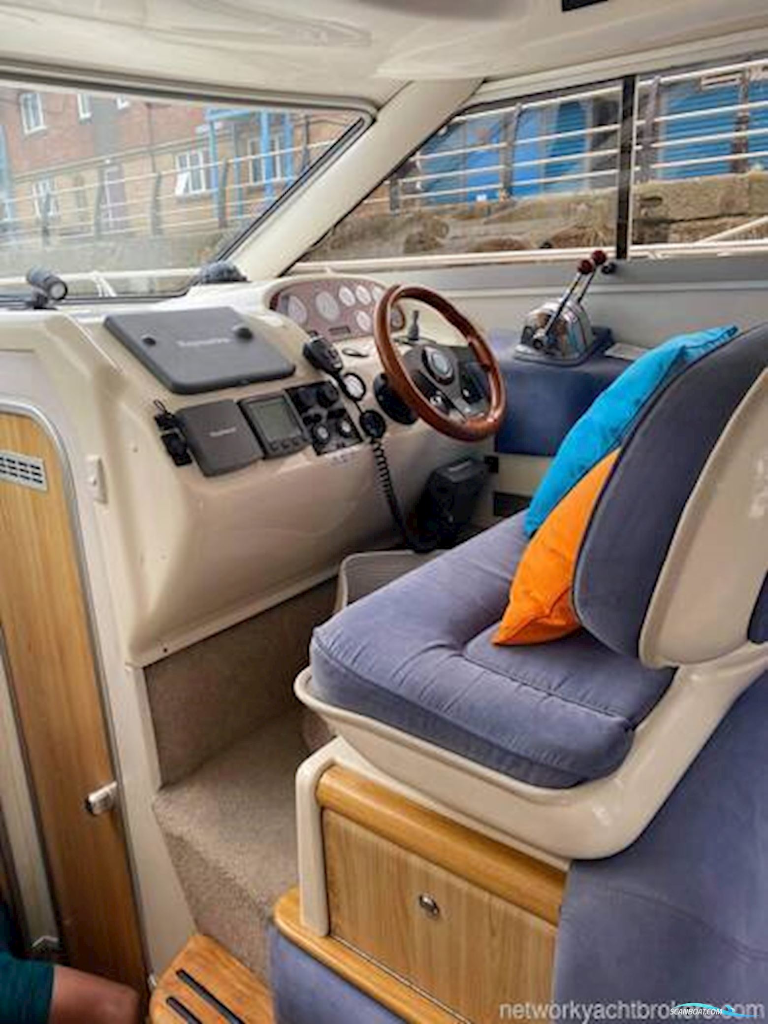 Sealine International F33