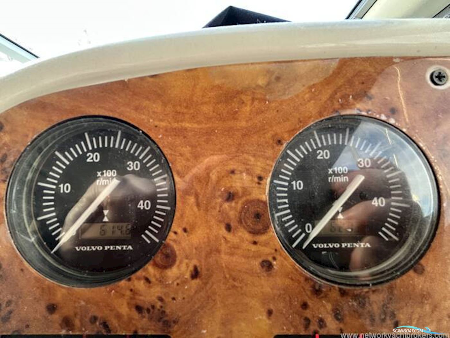 Sealine International F33