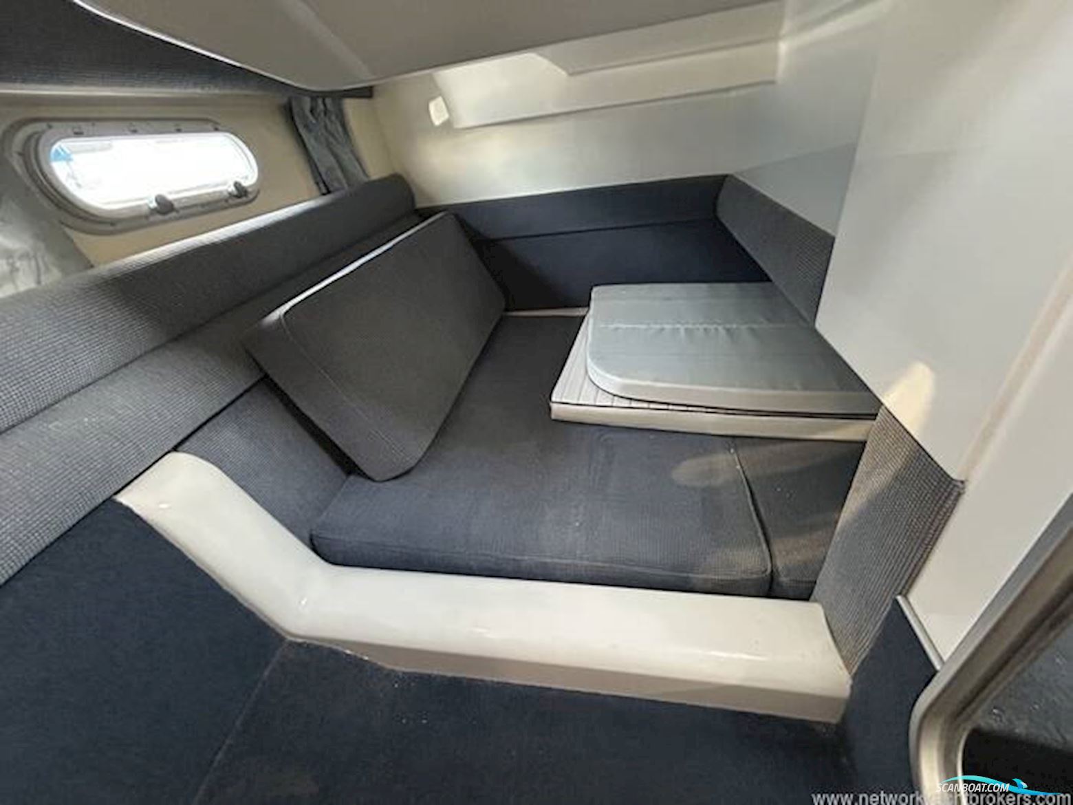 Sealine International F33