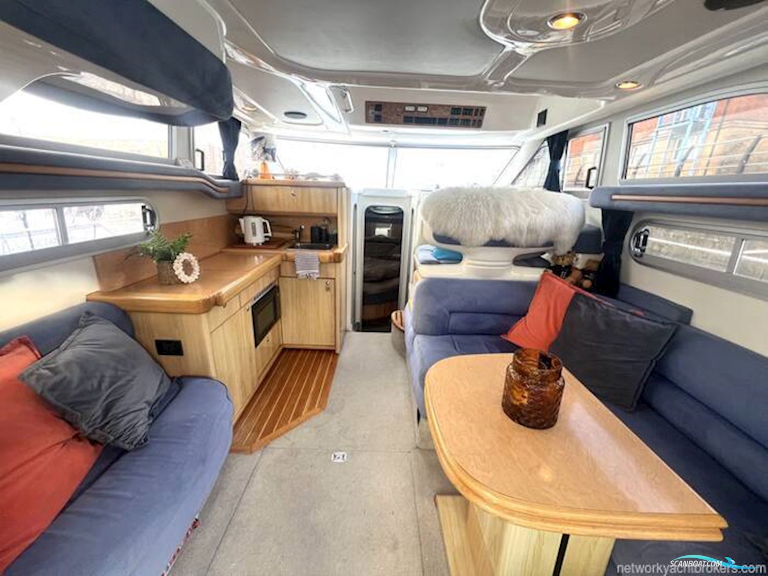 Sealine International F33