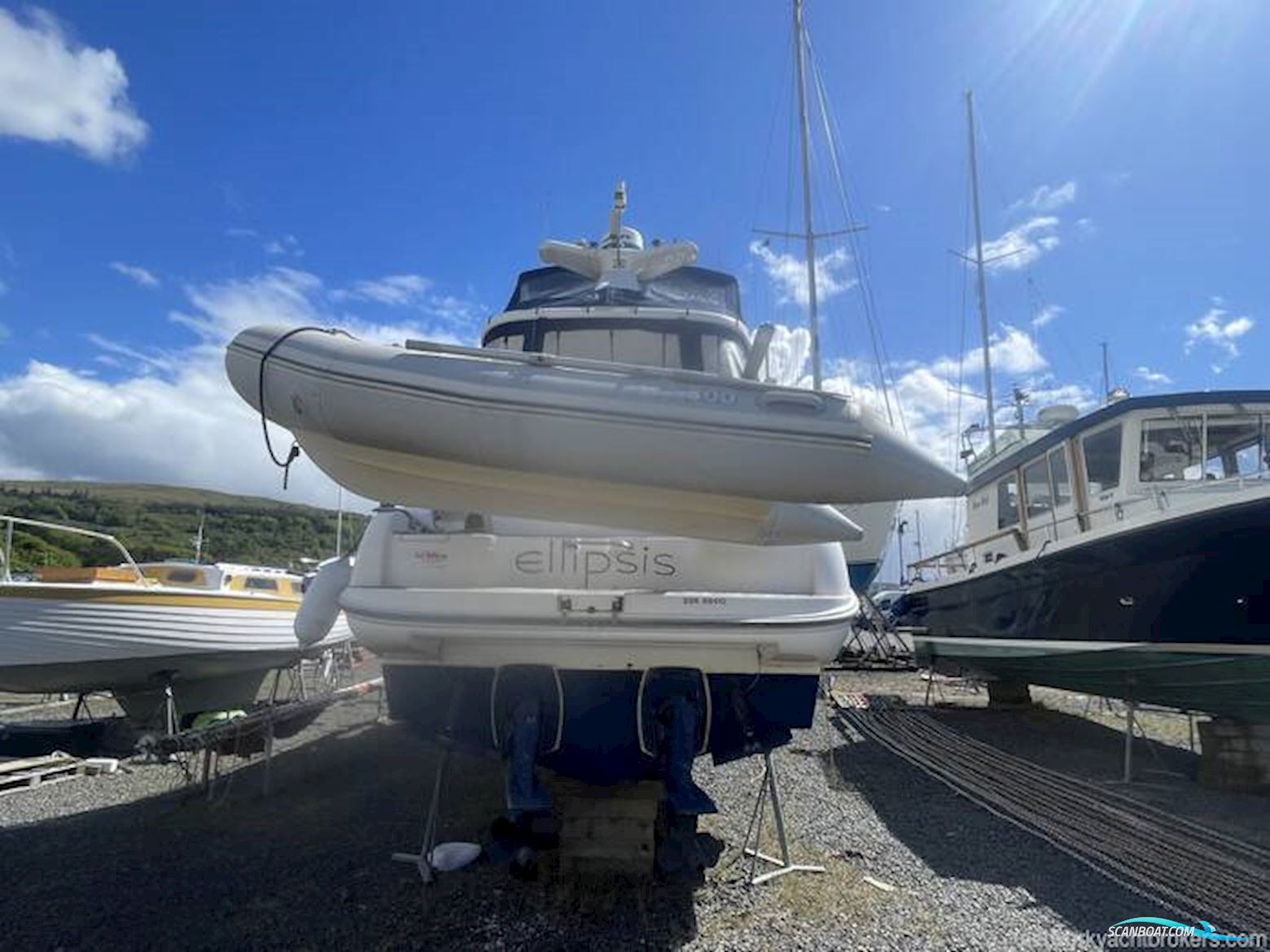 Sealine International F33