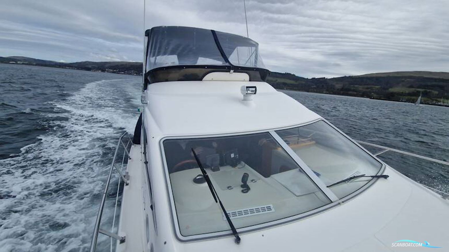 Sealine International F33