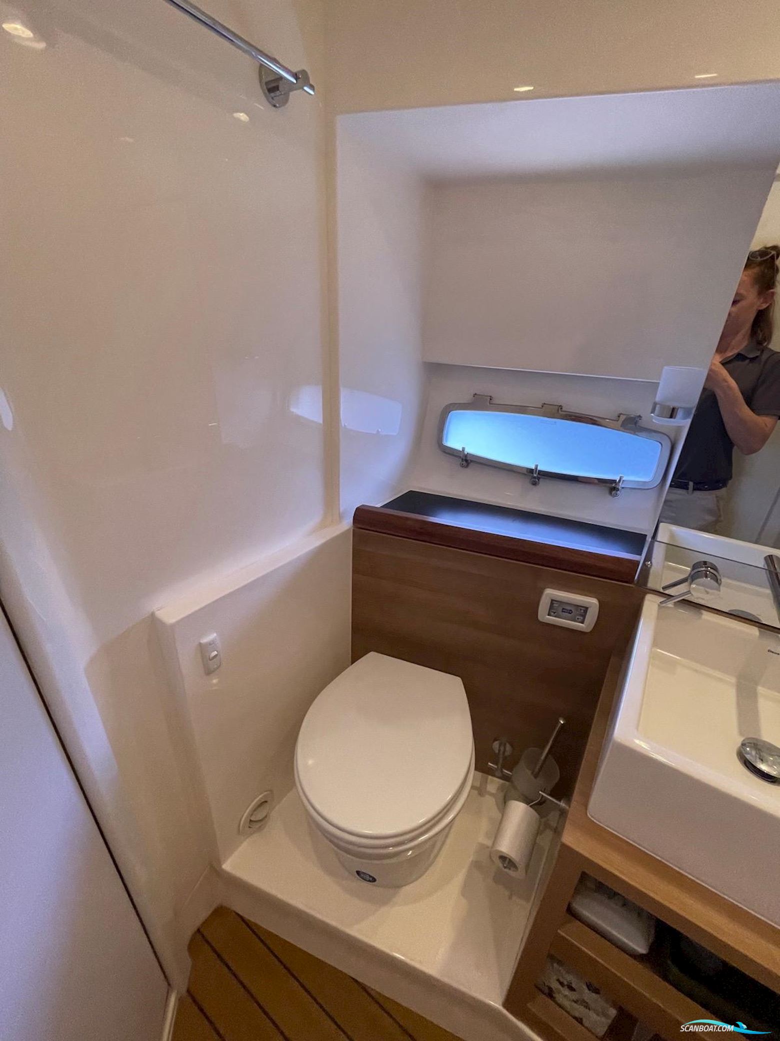 Sealine International F42