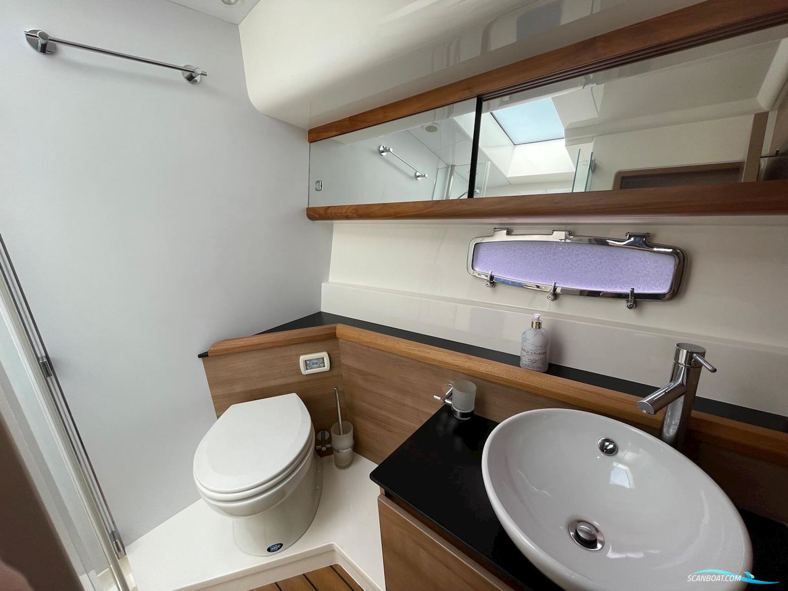 Sealine International F42