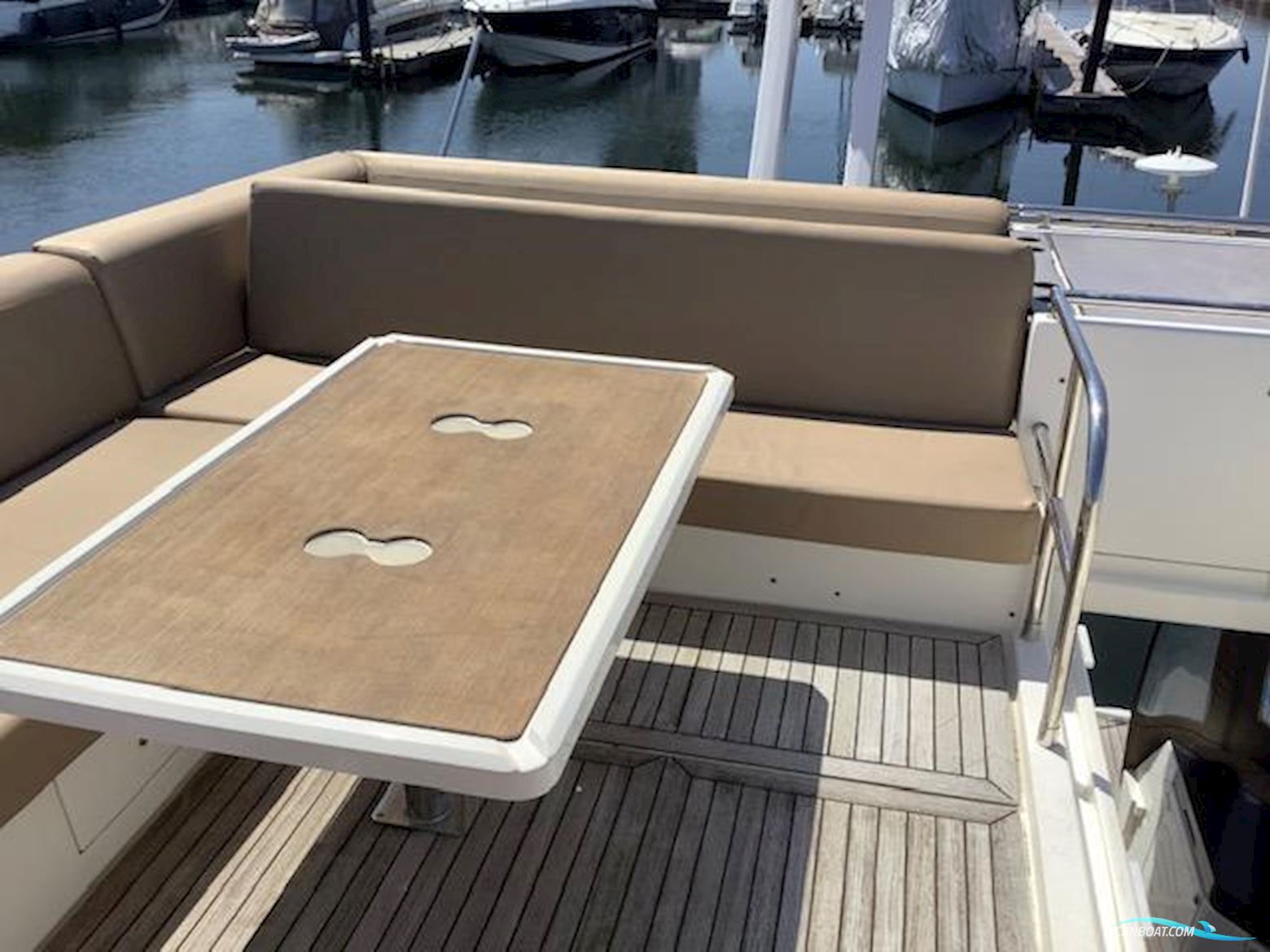 Sealine International F42