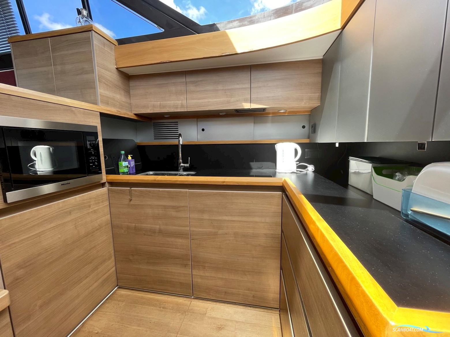 Sealine International F42