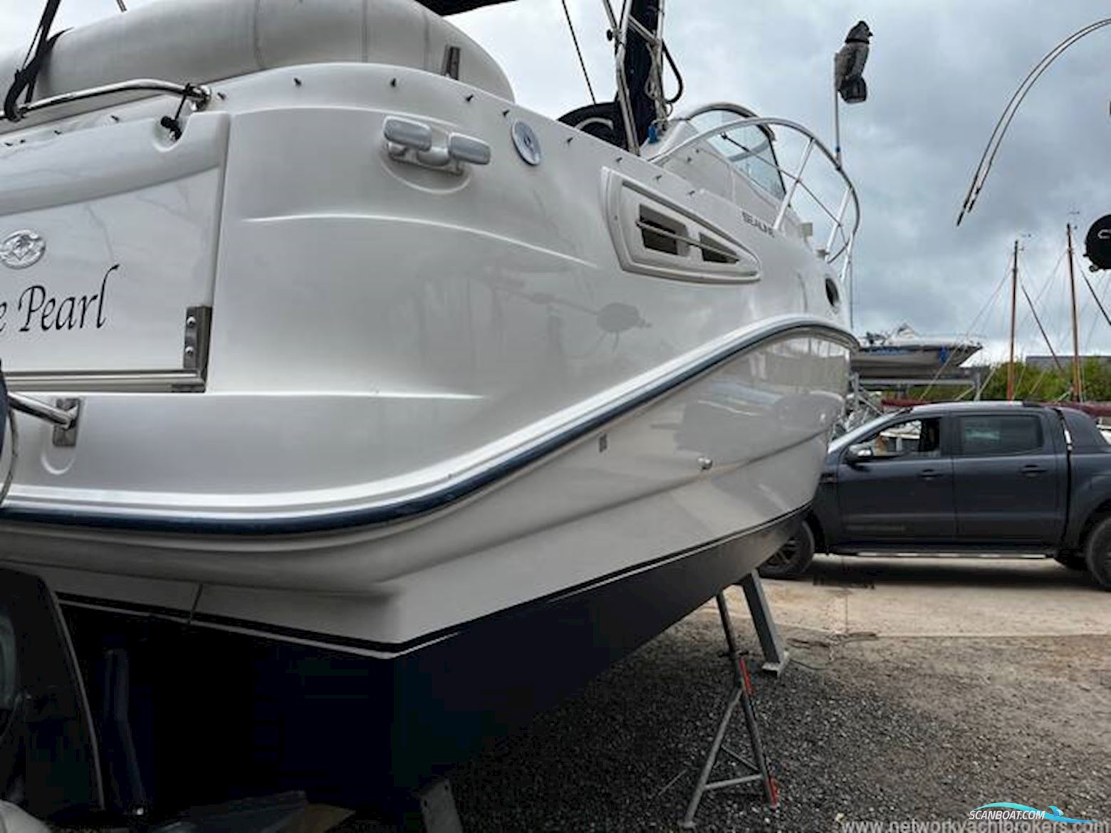Sealine International S23 Sports Cruiser