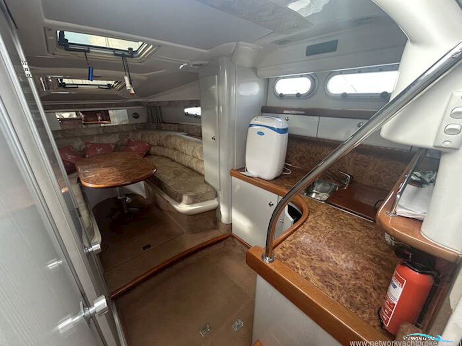 Sealine International S28