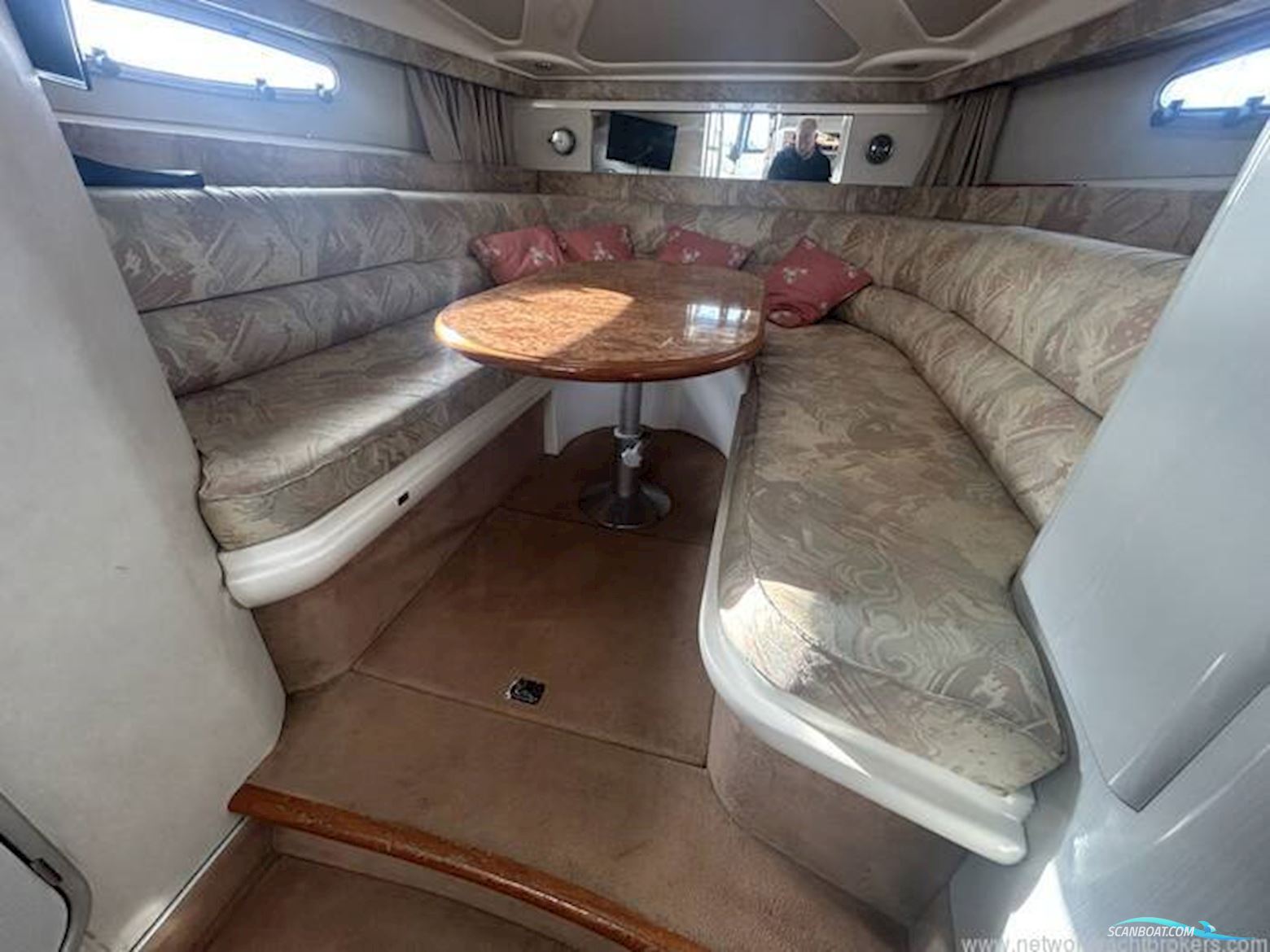 Sealine International S28