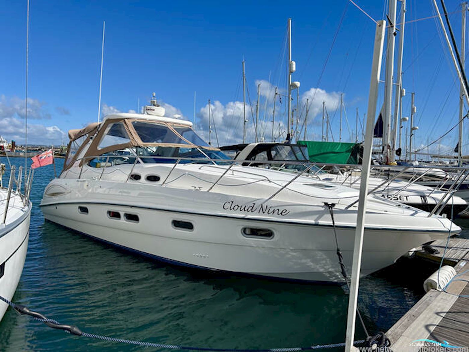 Sealine International S38