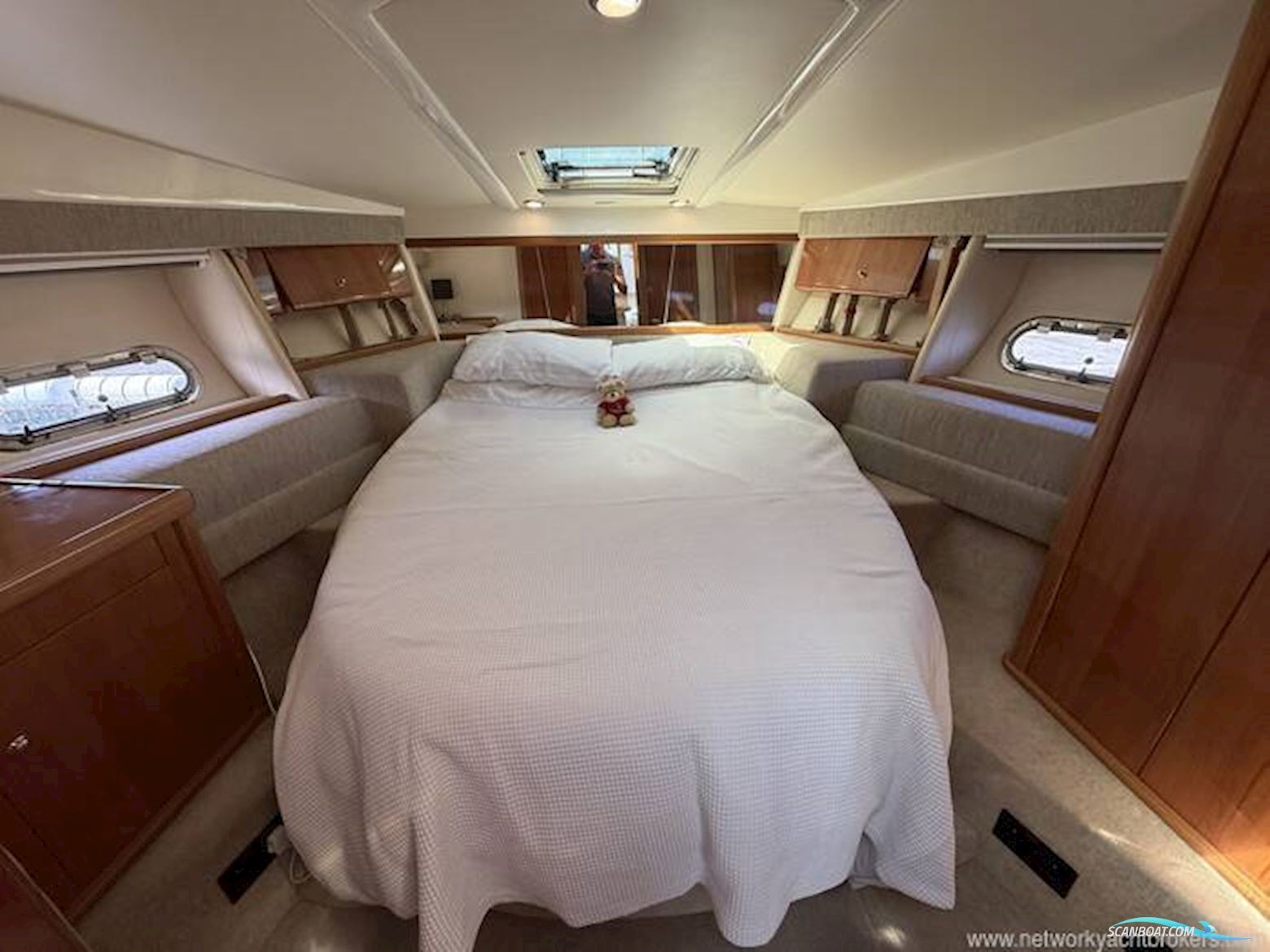 Sealine International S42