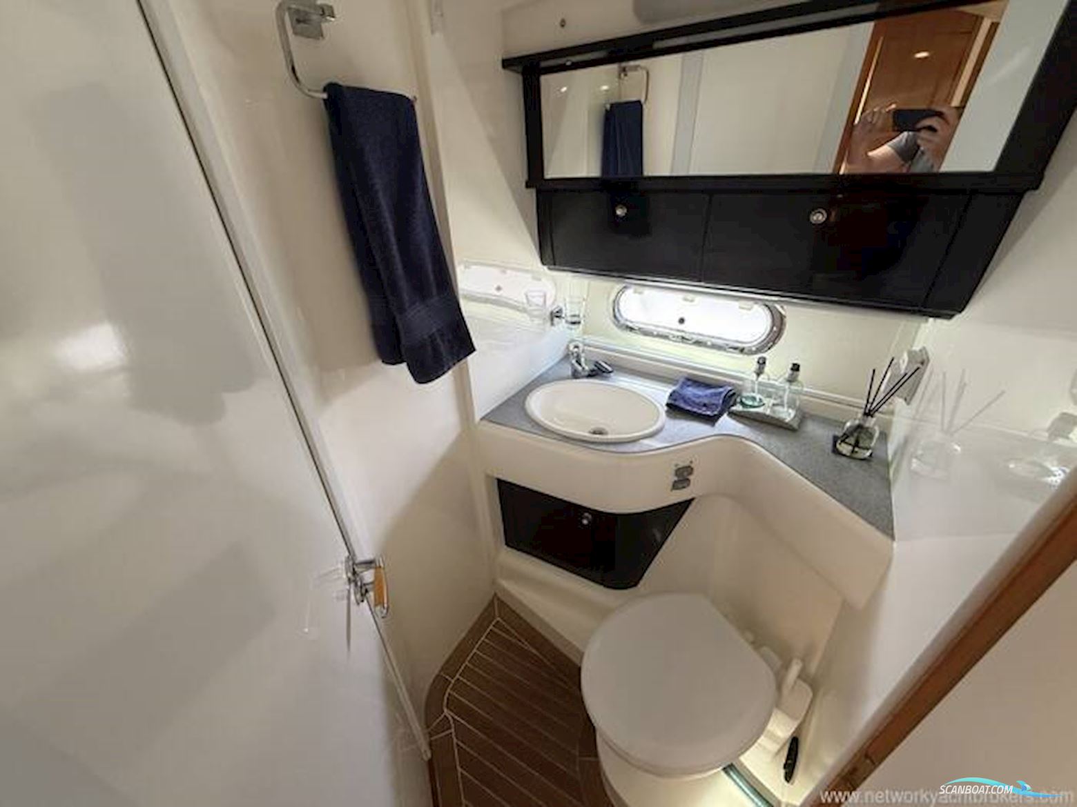 Sealine International S42