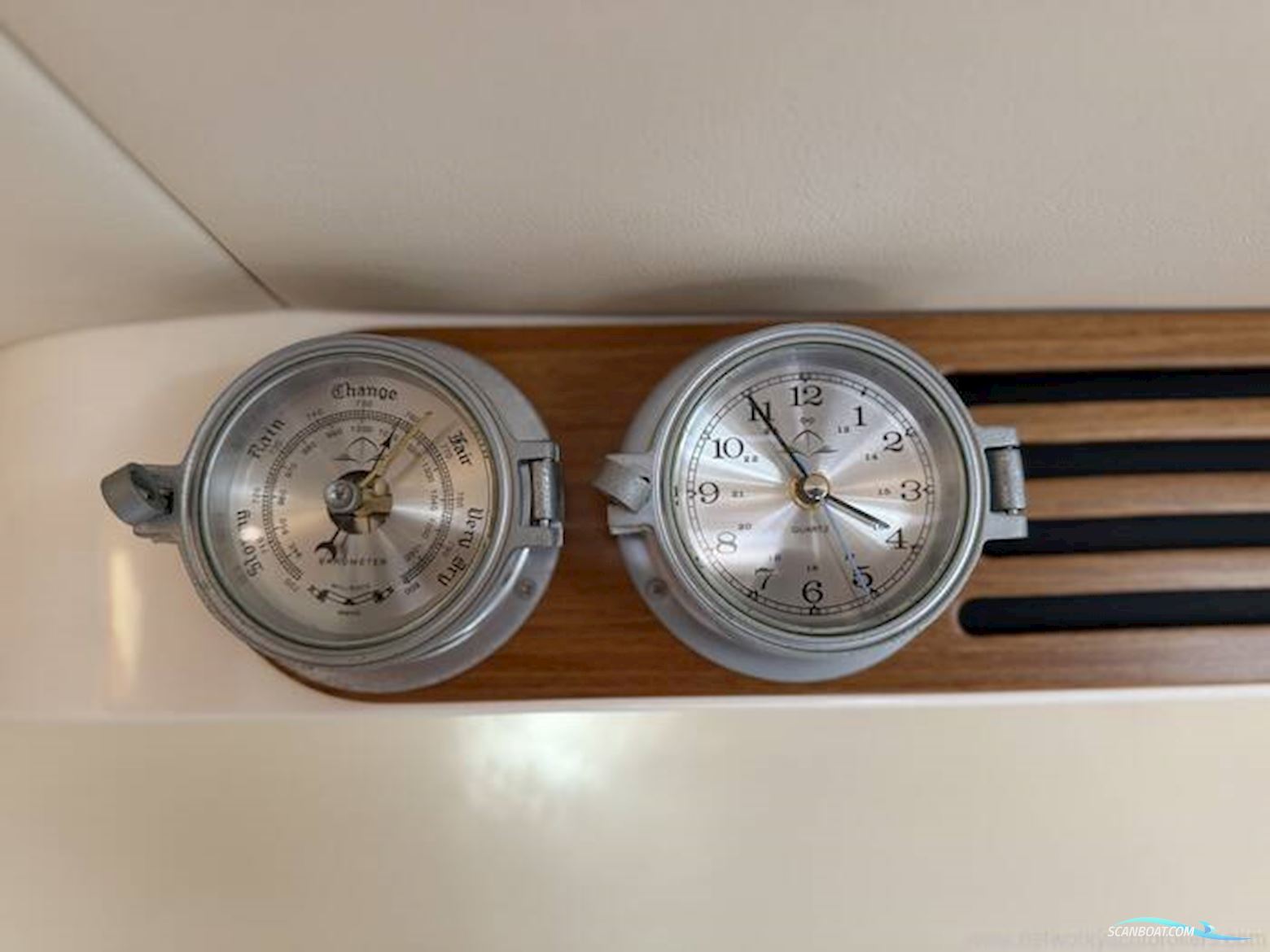 Sealine International S42