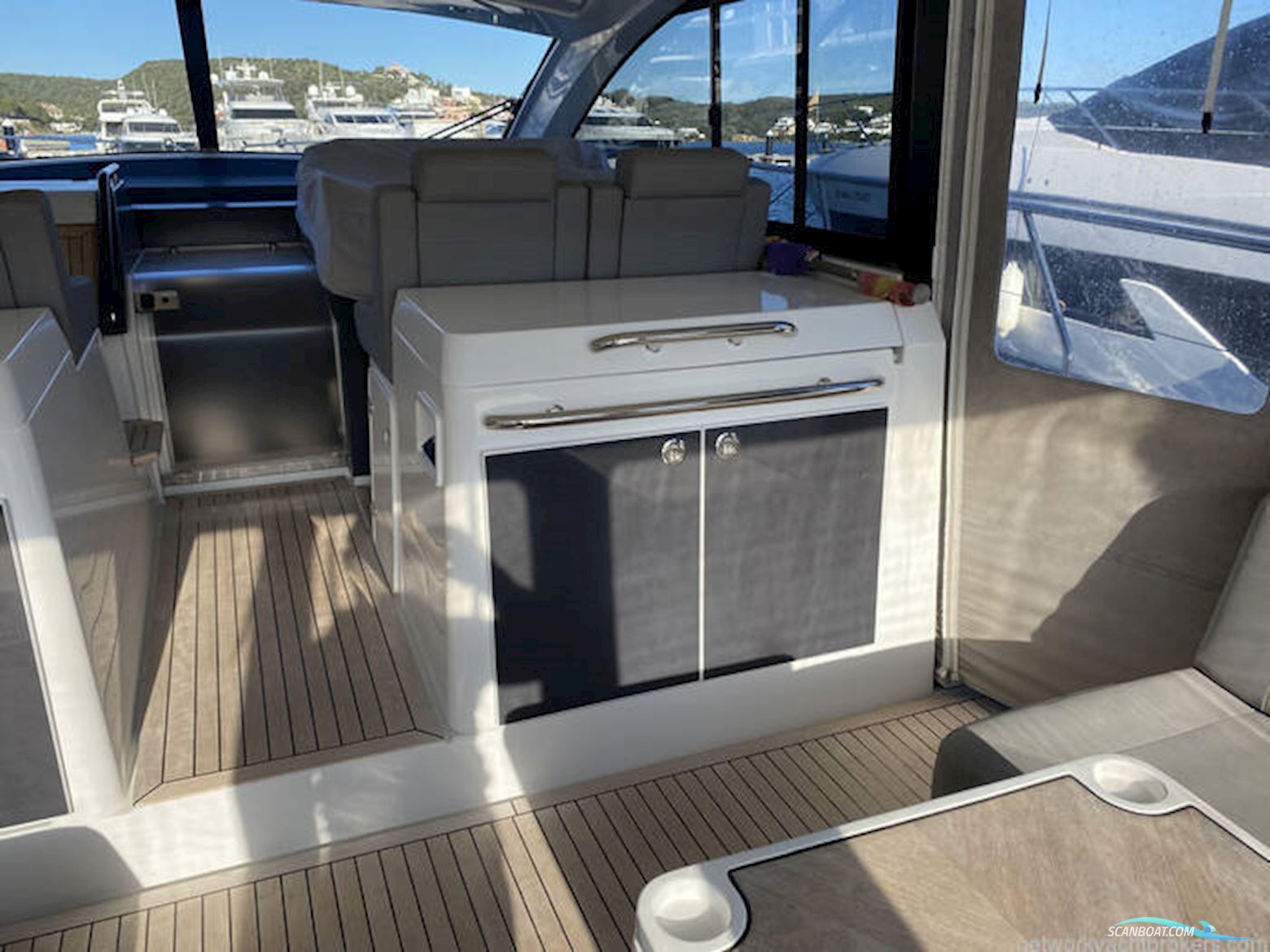Sealine International S450