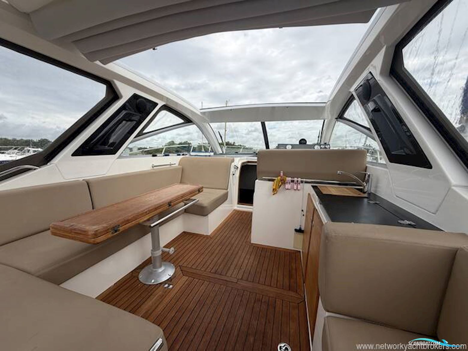 Sealine International SC35