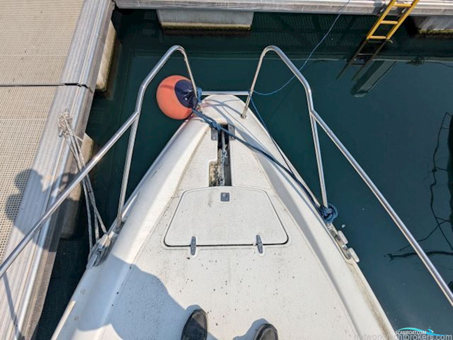 Sealine International Senator 230