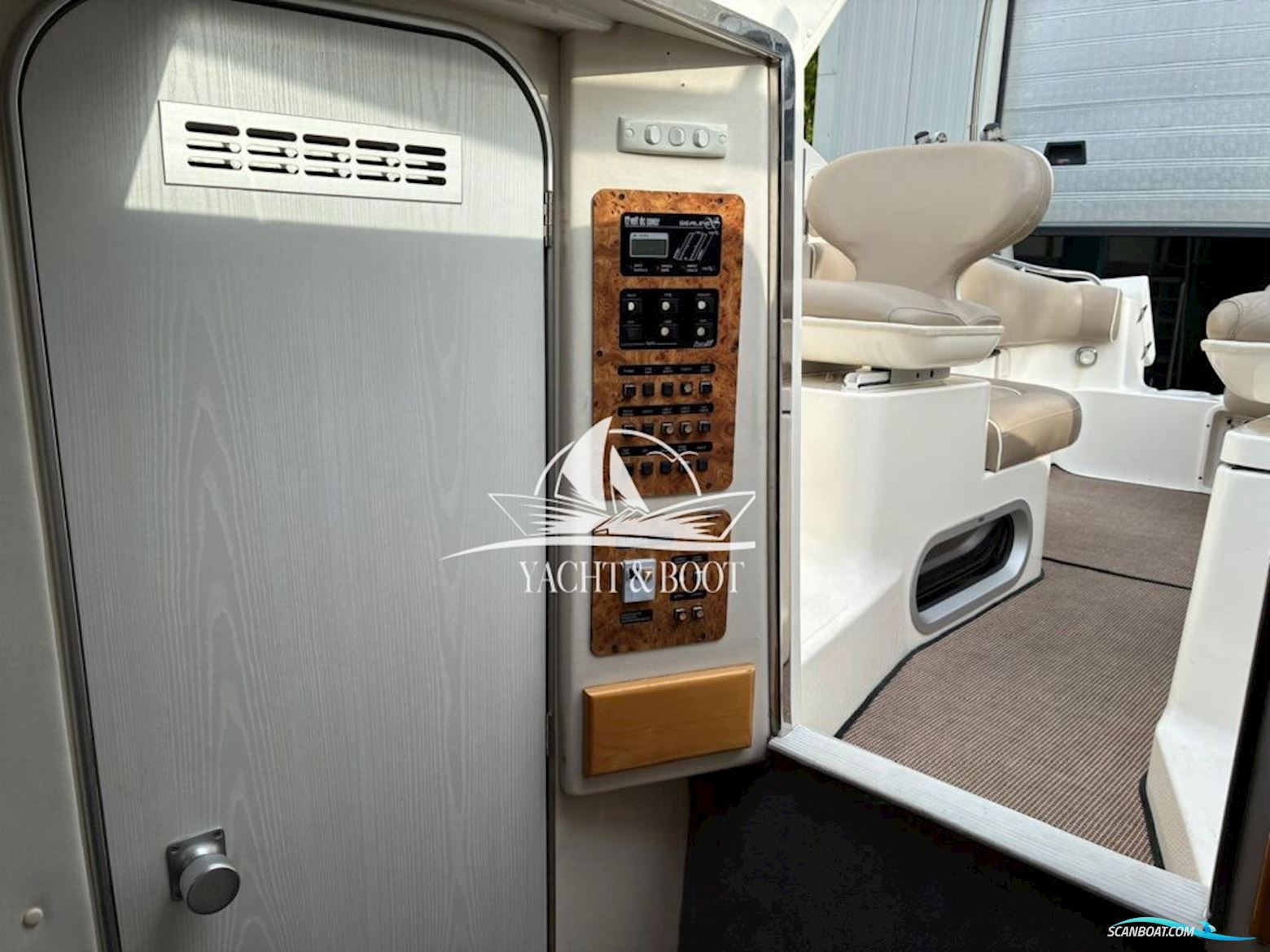 Sealine S 270