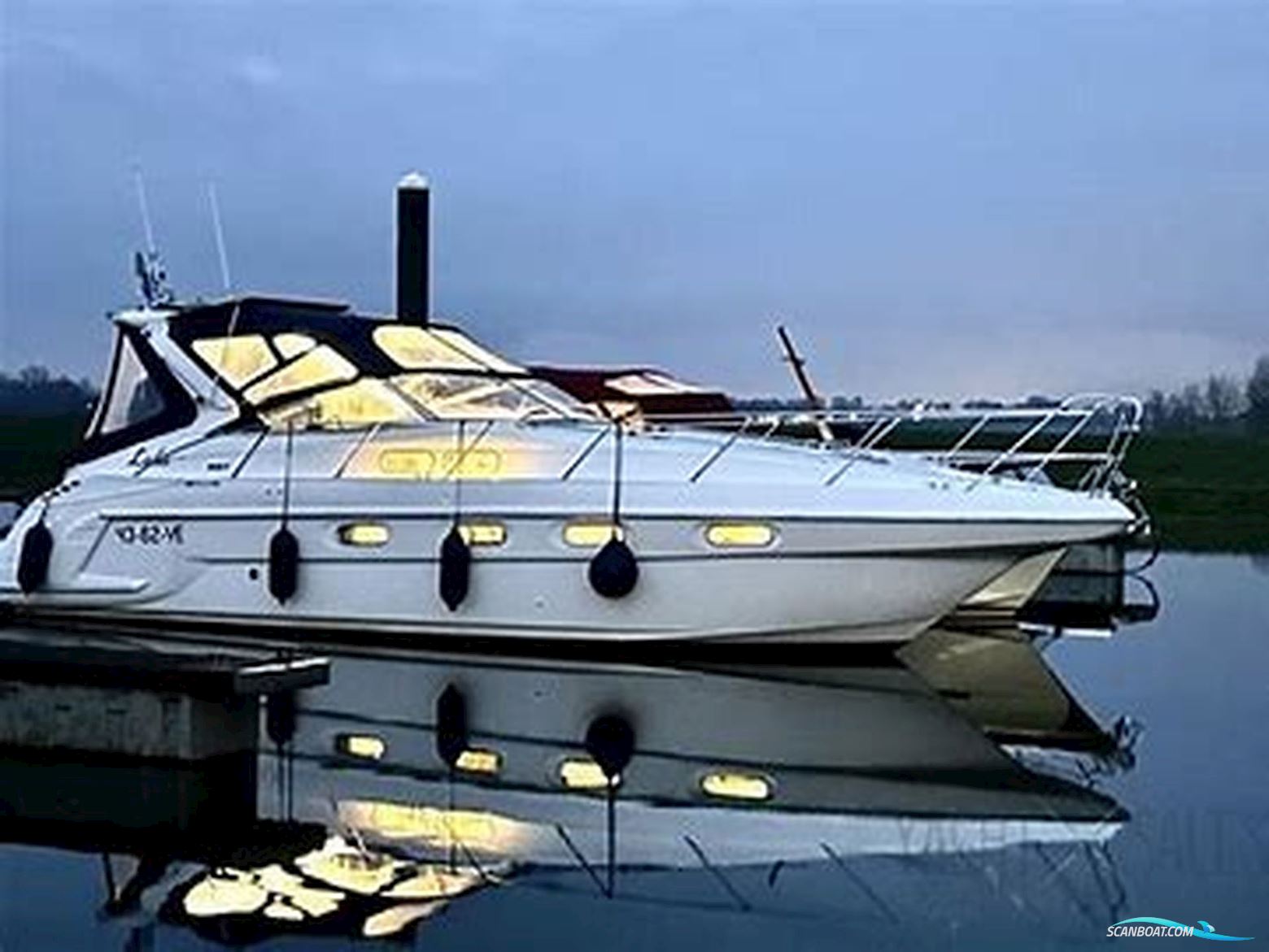 Sealine S 37 i fint skick Motorbåd 1999, med Hammerhead Marindiesel x 2 motor, Sverige