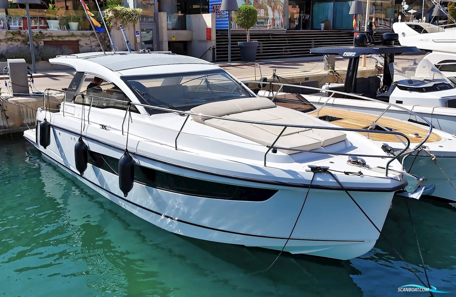 Sealine S335 Motorbåd 2022, med Volvo motor, Holland