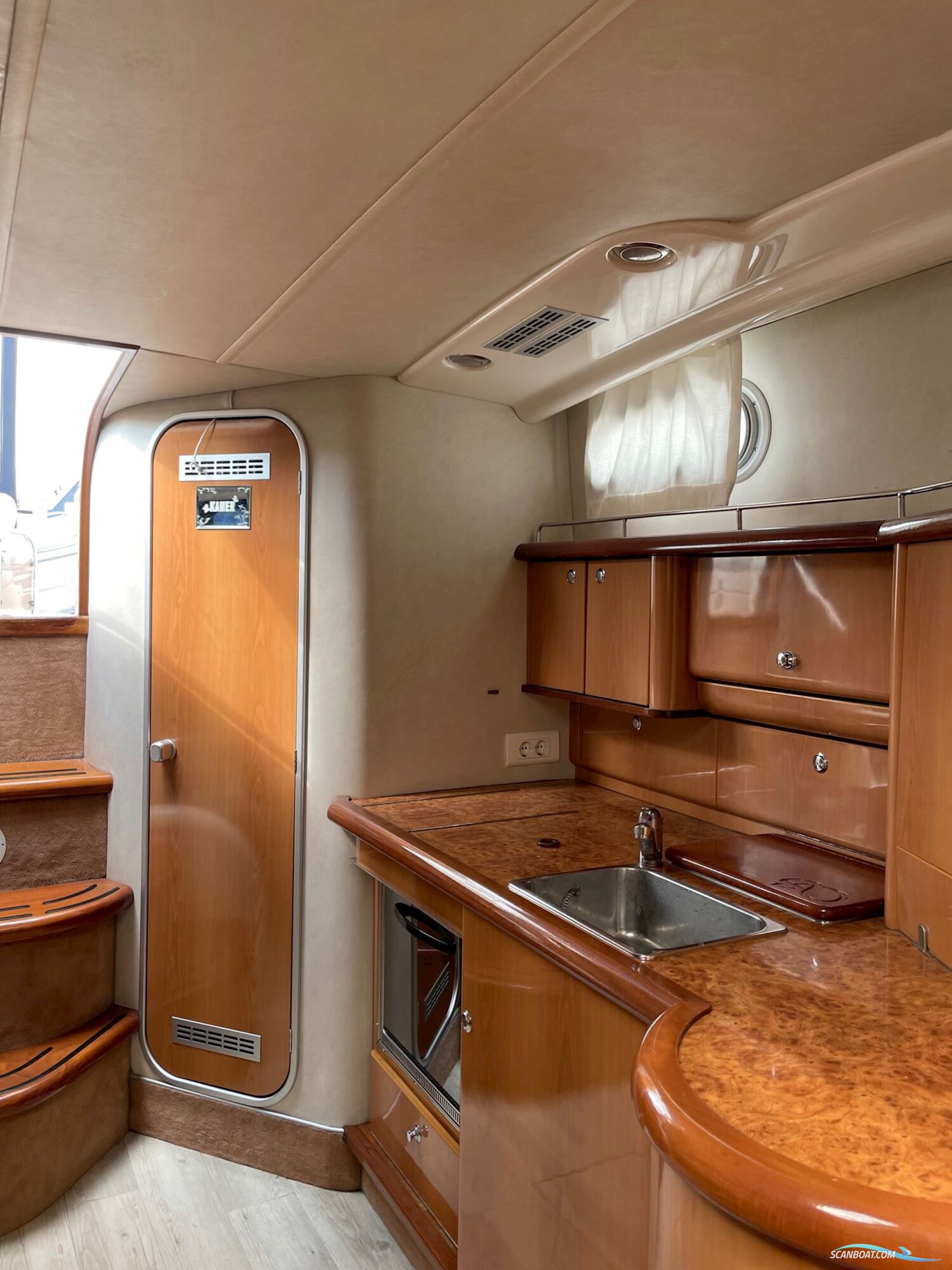 Sealine S37