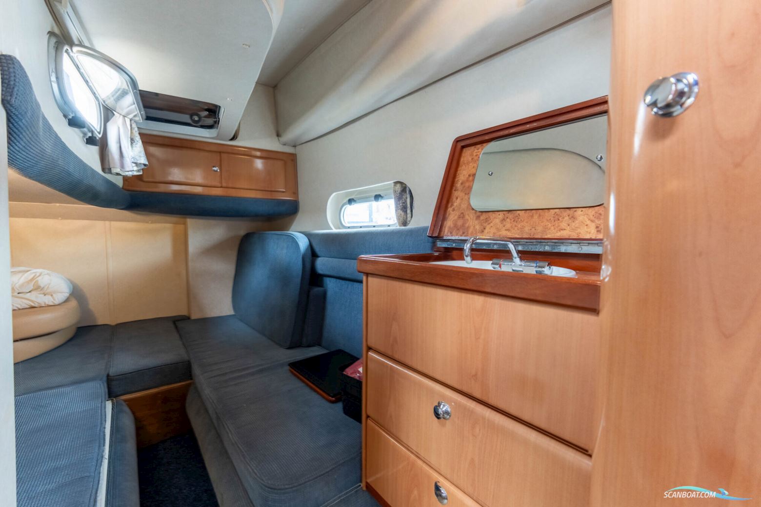 Sealine S37