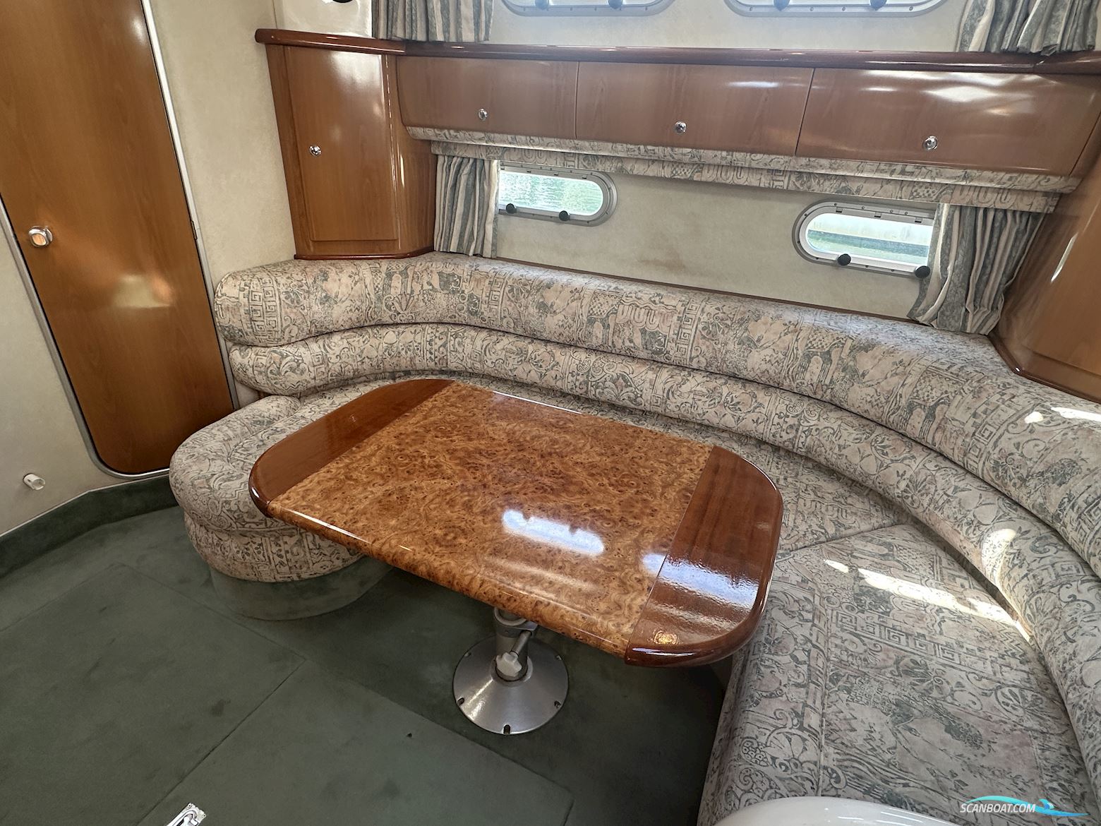 Sealine S37