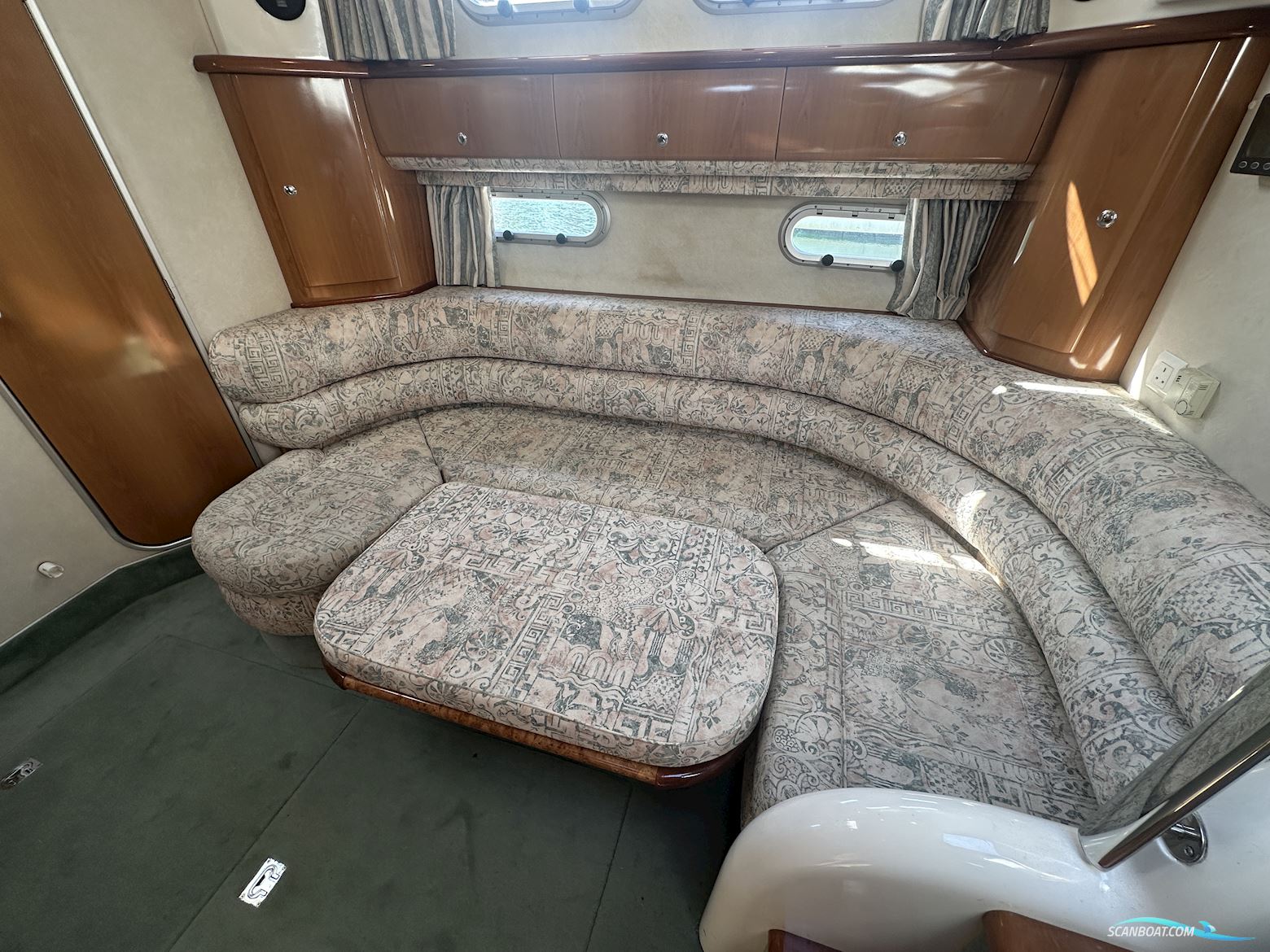Sealine S37