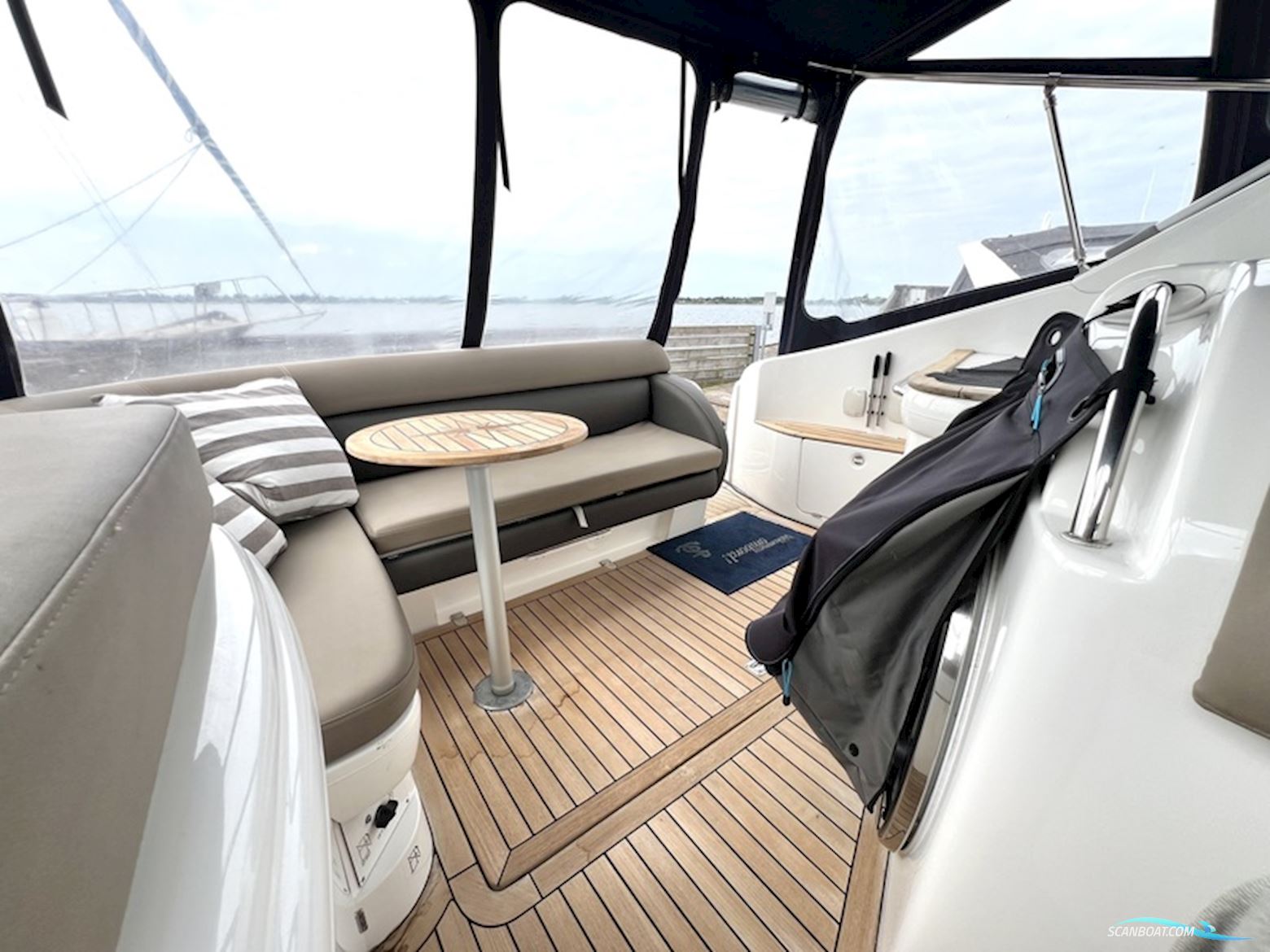 Sealine S42