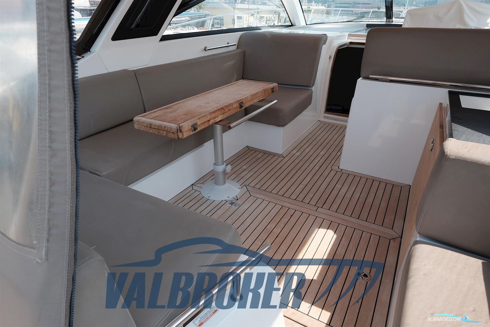 Sealine SC 35