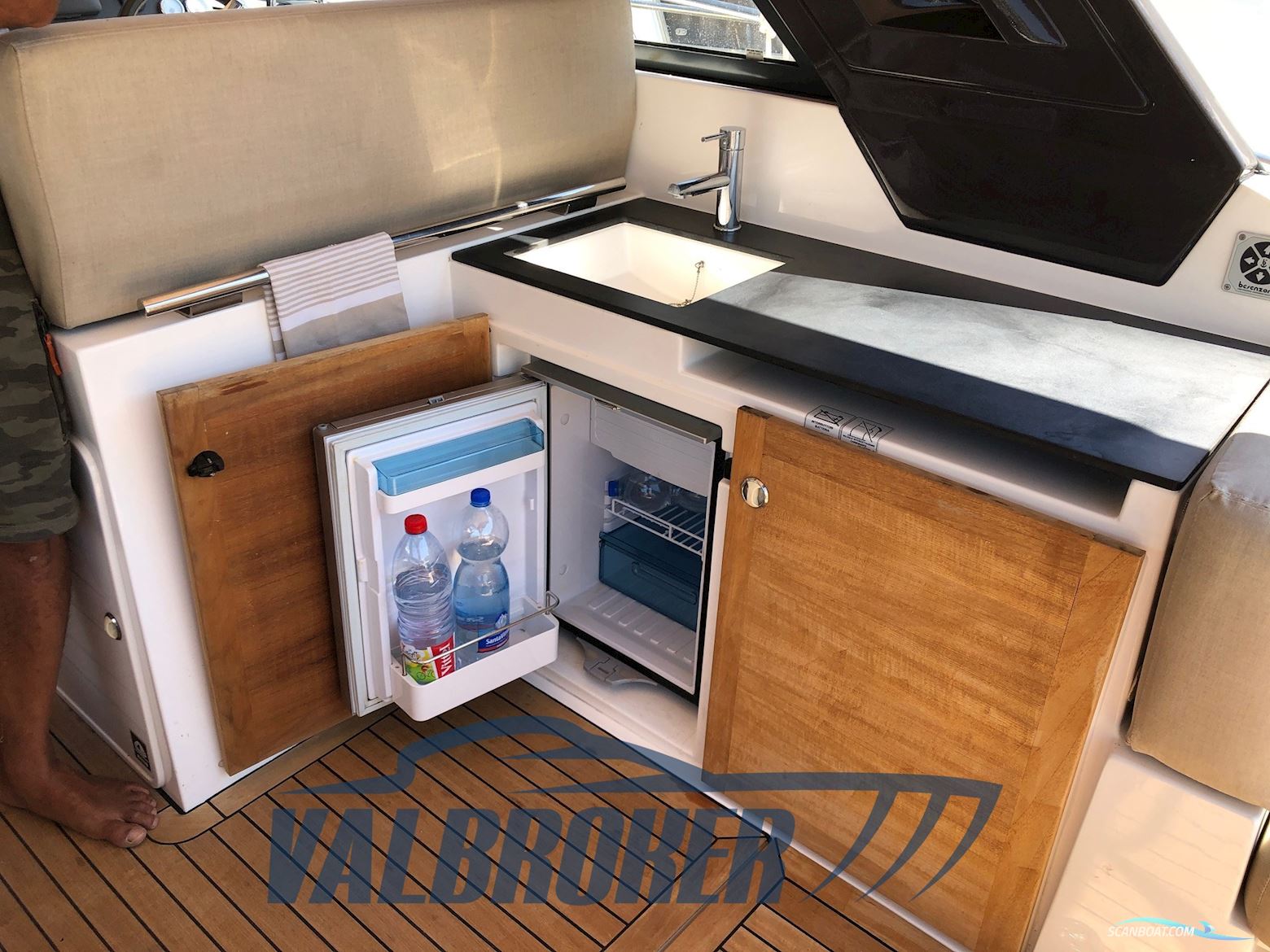 Sealine SC 35