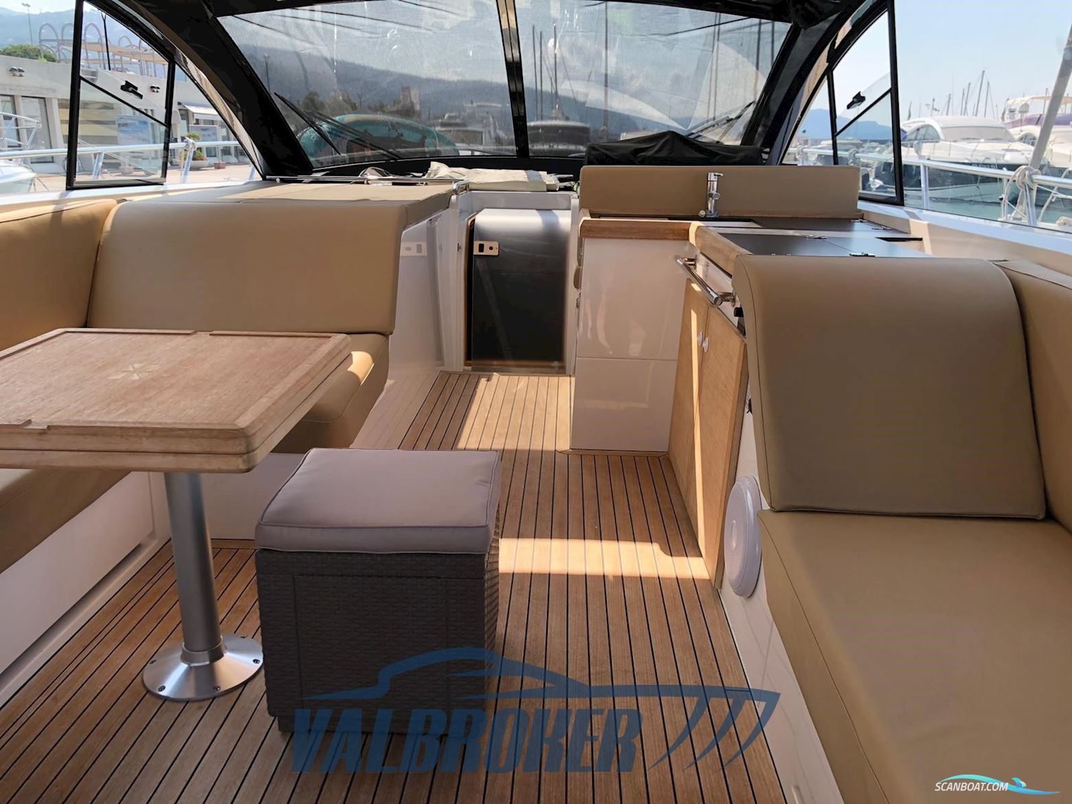 Sealine SC 47