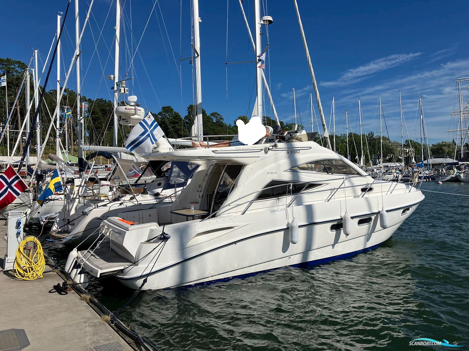 Sealine Sealine F34 Flybridge Motorbåd 2005, med Volvo Penta motor, Finland