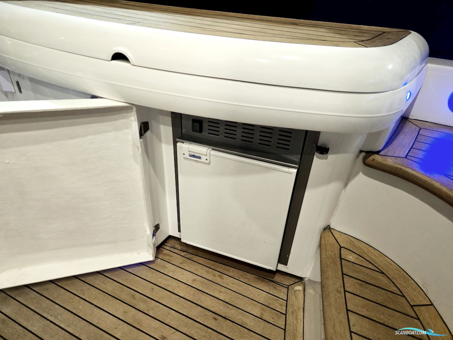 Sealine T47