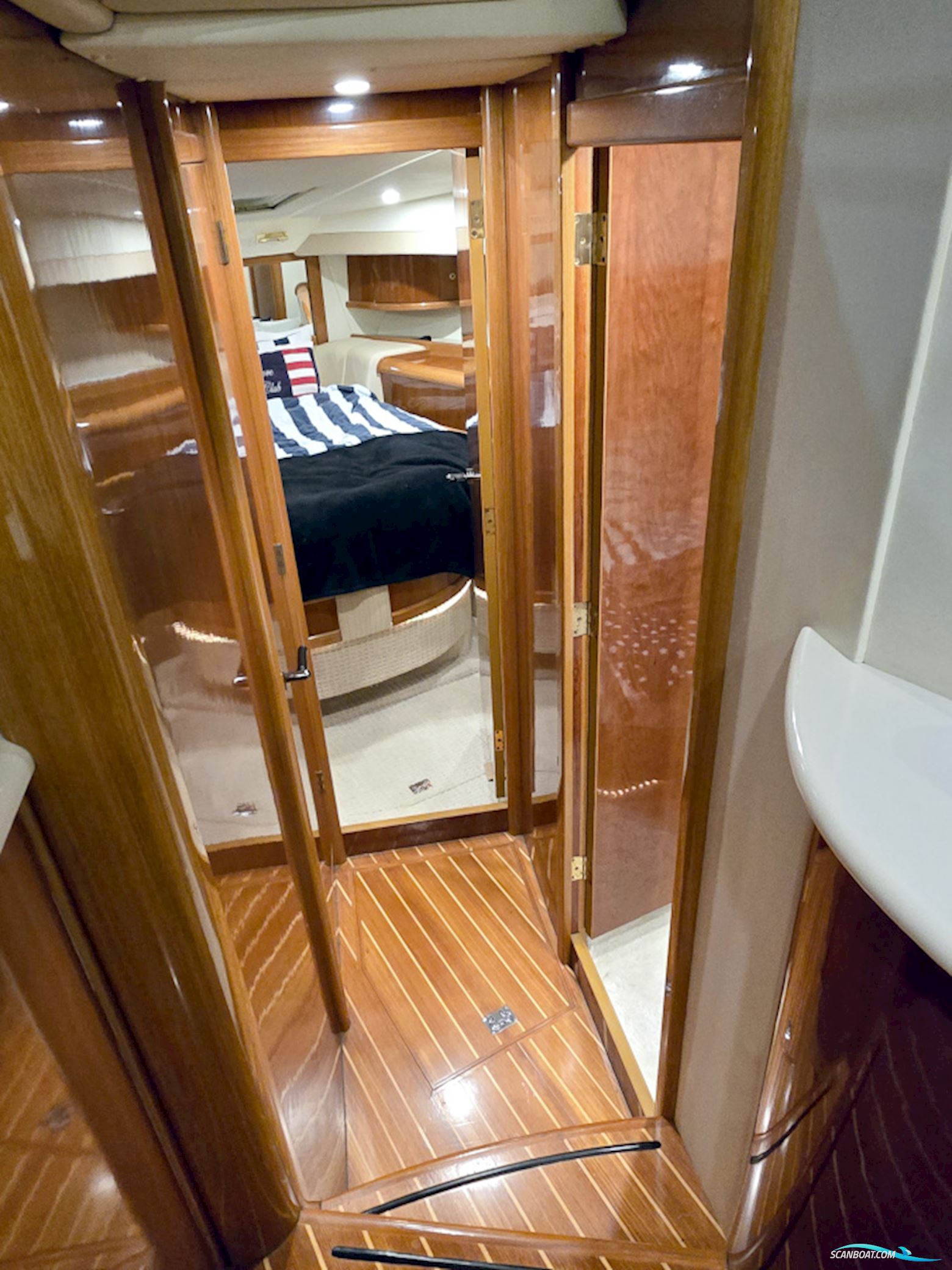 Sealine T47