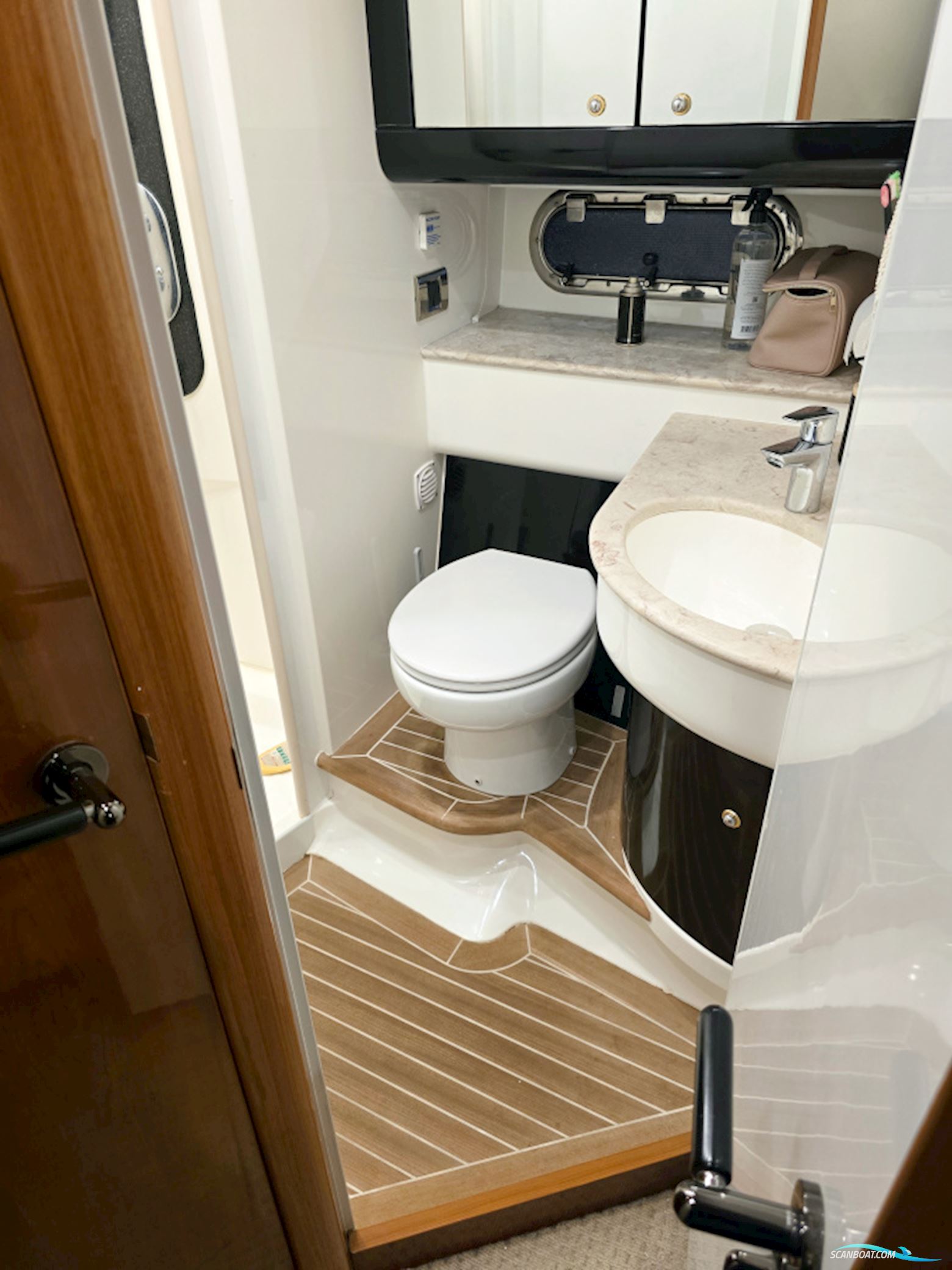 Sealine T47