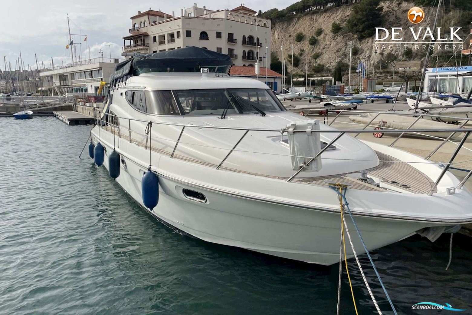 Sealine T51 Motor Yacht