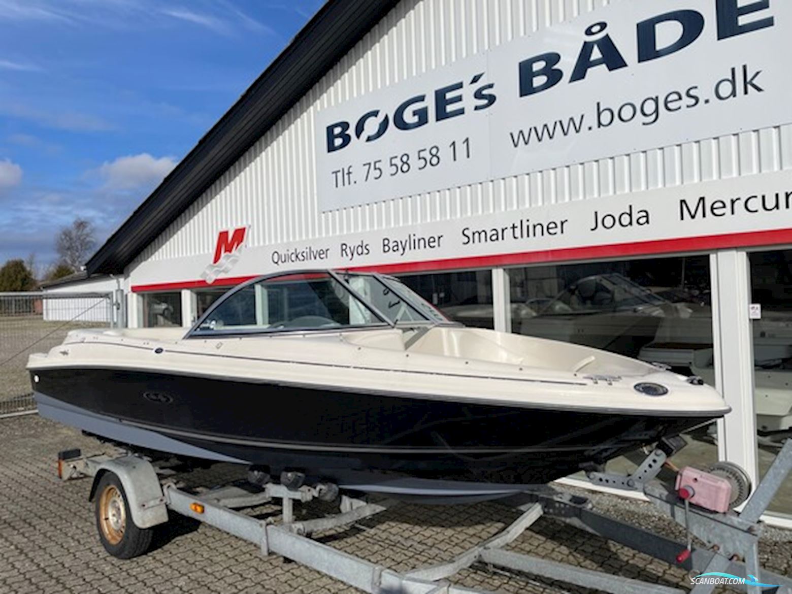 SeaRay 175 Sport Bowrider med 135 hk Mercruiser 3,0L 4 takt i/b og 1350 kg Variant bådtrailer