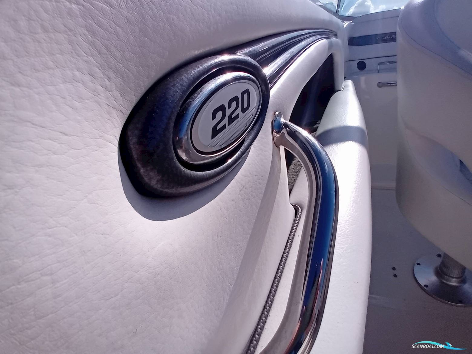 Searay 220 Sunsport m/ Mercruiser 4.3