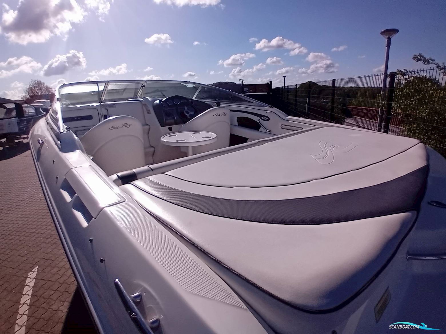 Searay 220 Sunsport m/ Mercruiser 4.3