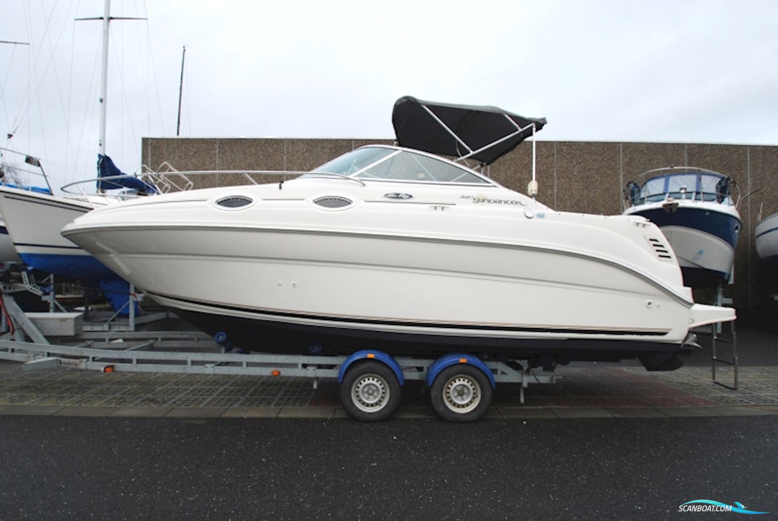 Searay 240 Sundancer Motorbåd 2004, med MerCruiser motor, Danmark