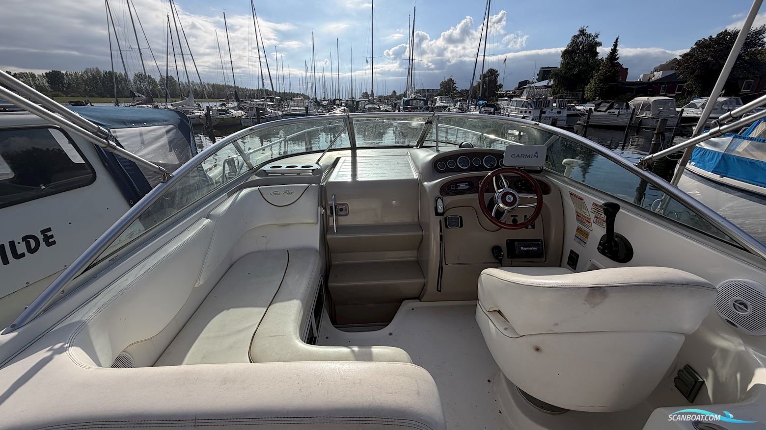 Searay Sundancer 260