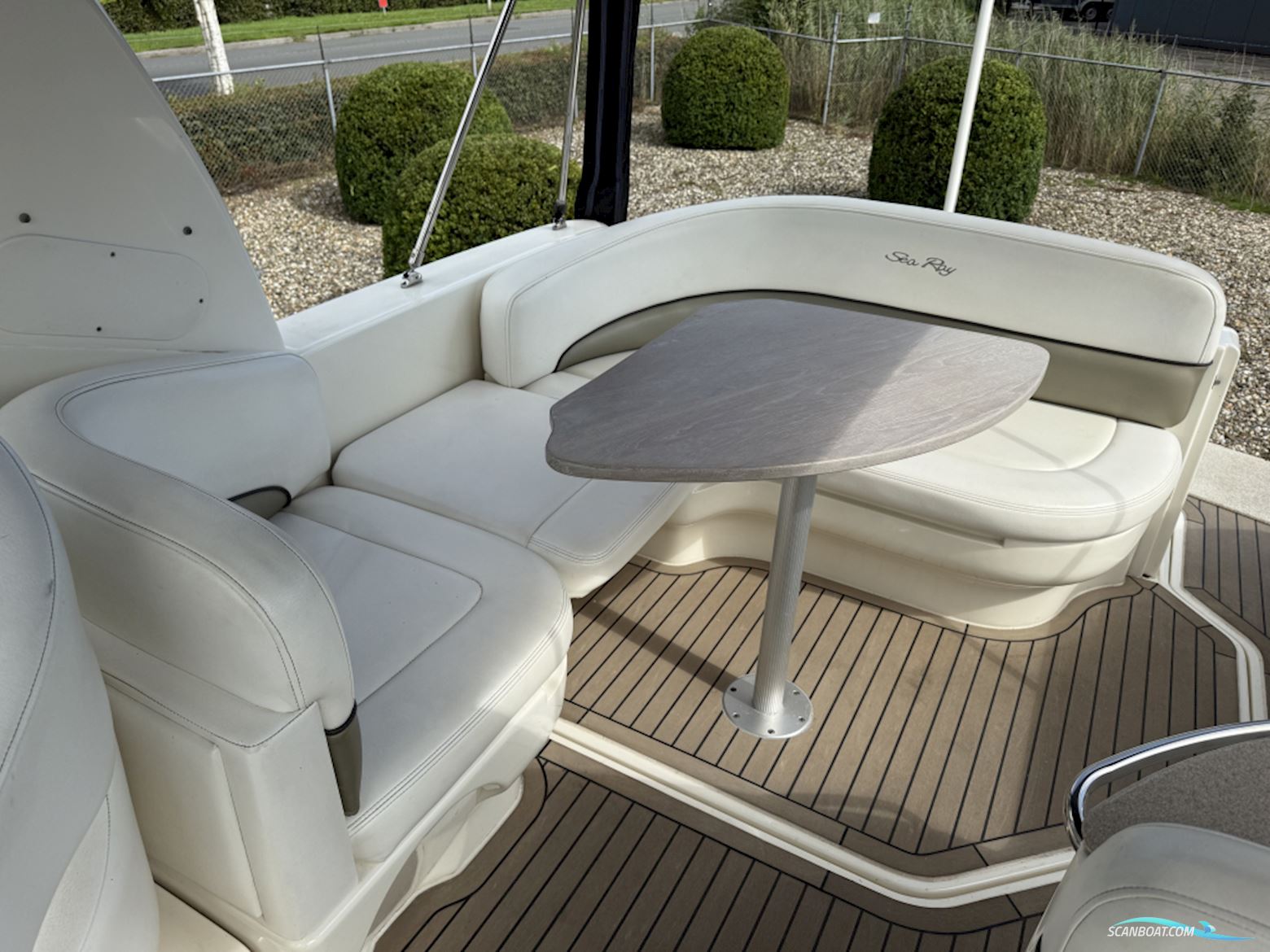 Searay Sundancer 275