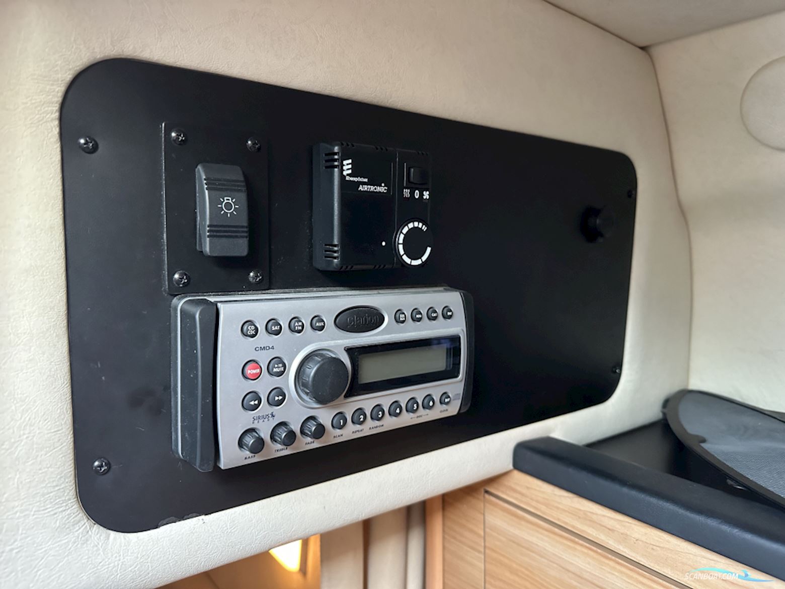 Searay Sundancer 275